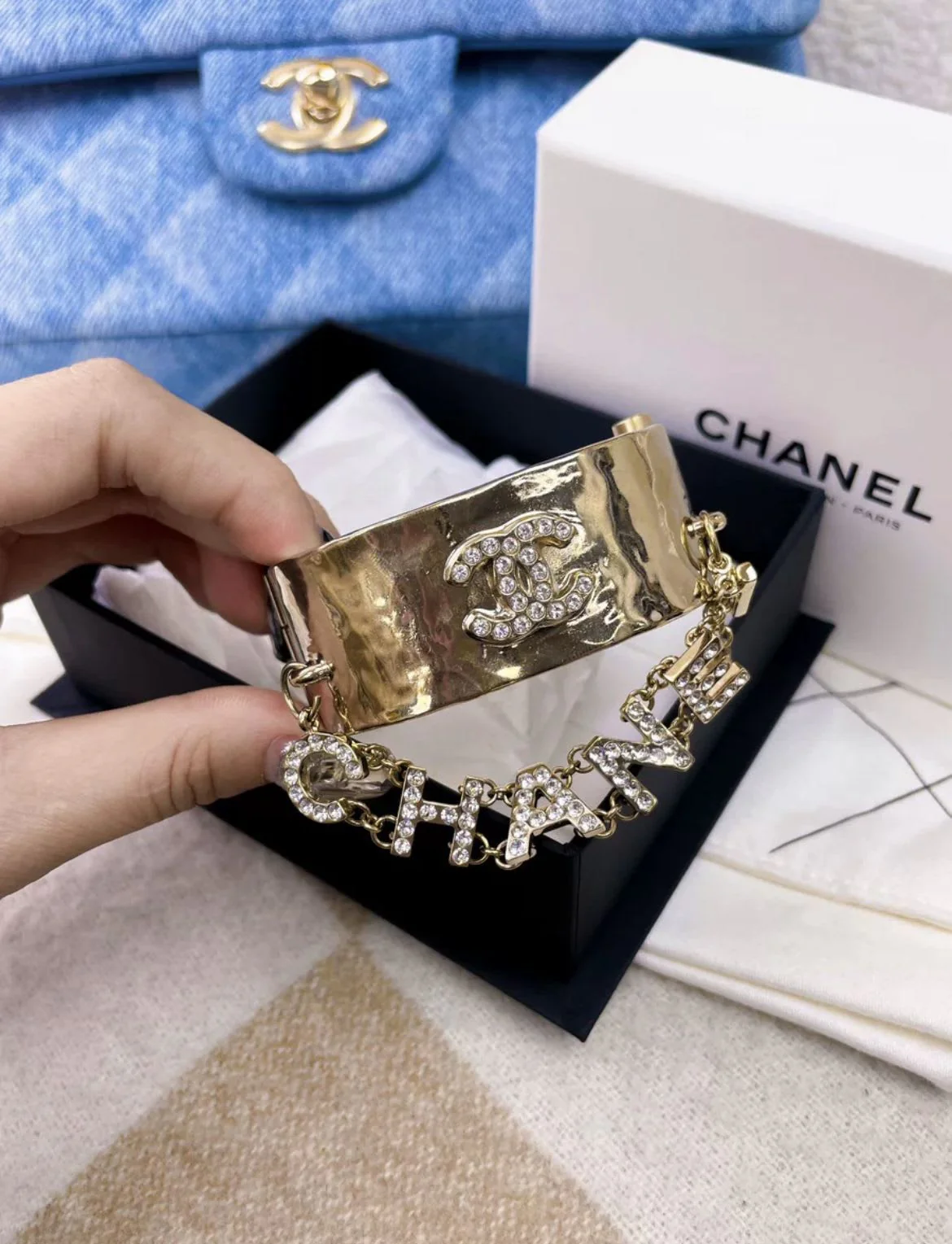 Chanel 21A gold CC letter chain bracelet - Image 4