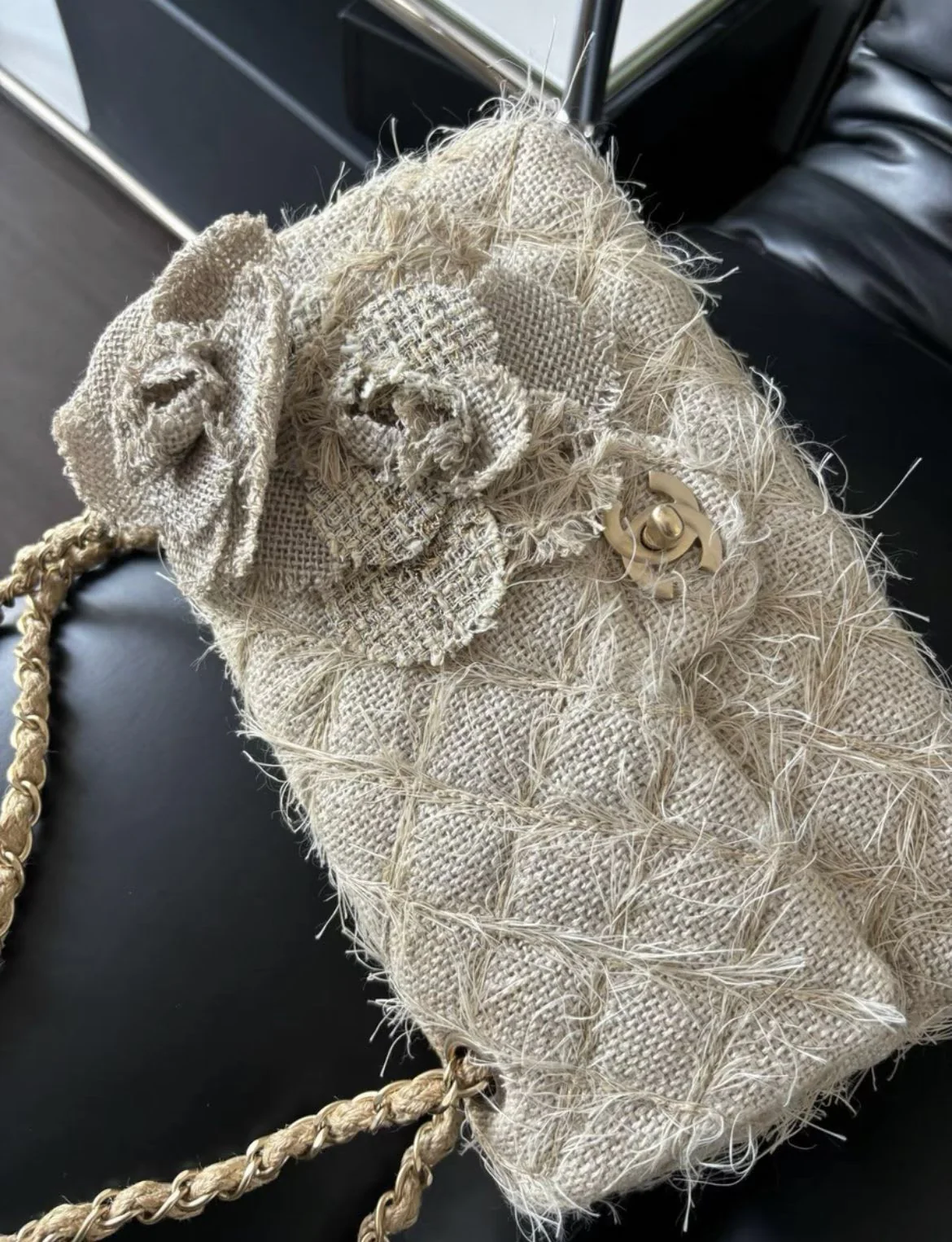 Chanel Camellia Linen Matelasse Chain Flap Bag - Image 3