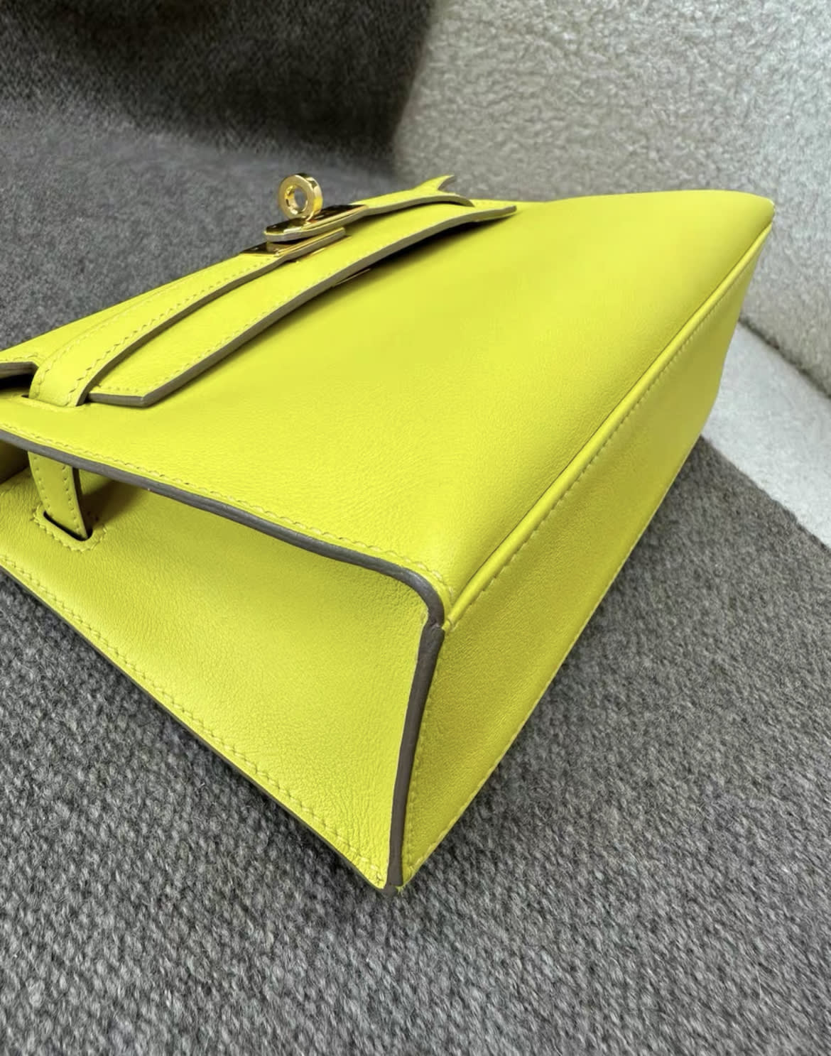 Hermès Kelly Pochette Lime Swift Gold Hardware - Image 3