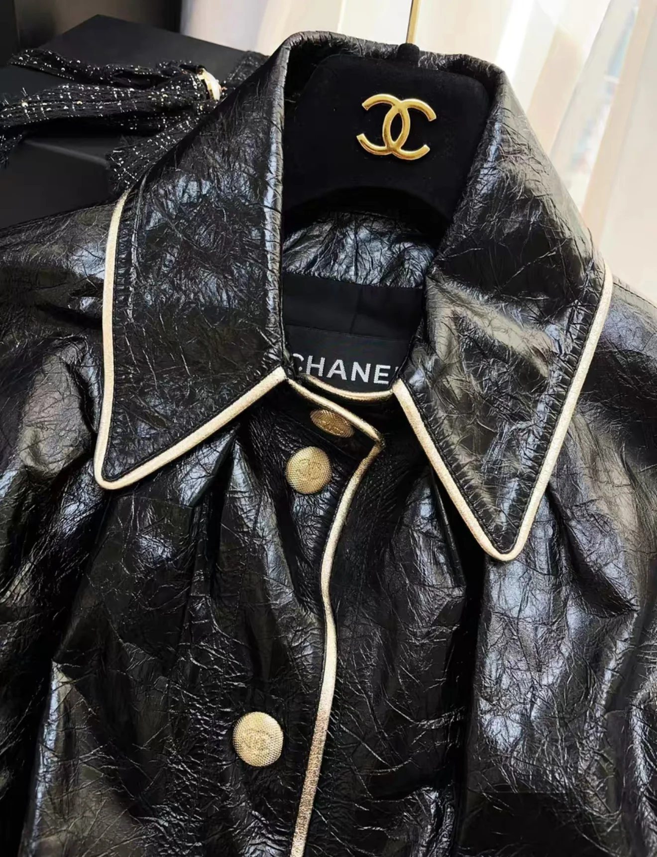 Chanel 22SS black gold two-pocket leather jacket - Image 3