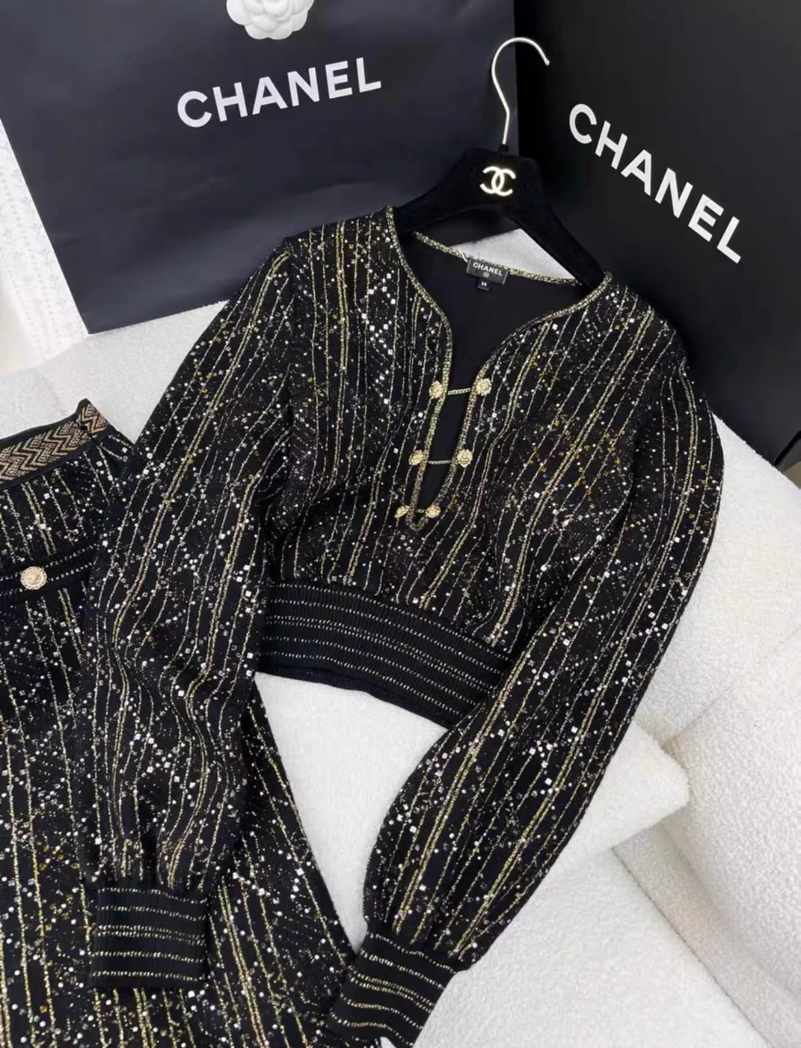 Chanel 20A high end set of top size 38 and skirt size 36 - Image 2