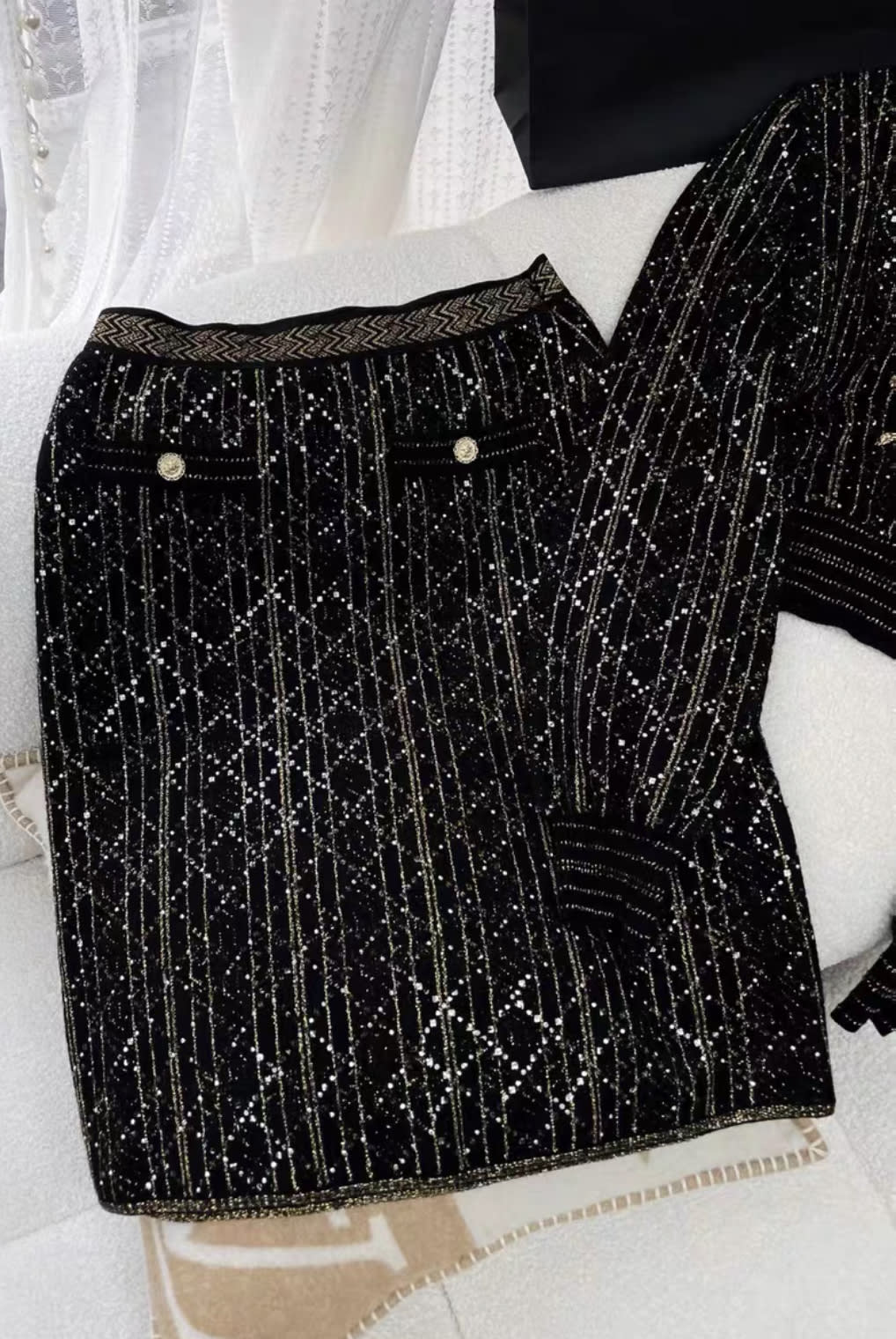 Chanel 20A high end set of top size 38 and skirt size 36 - Image 4
