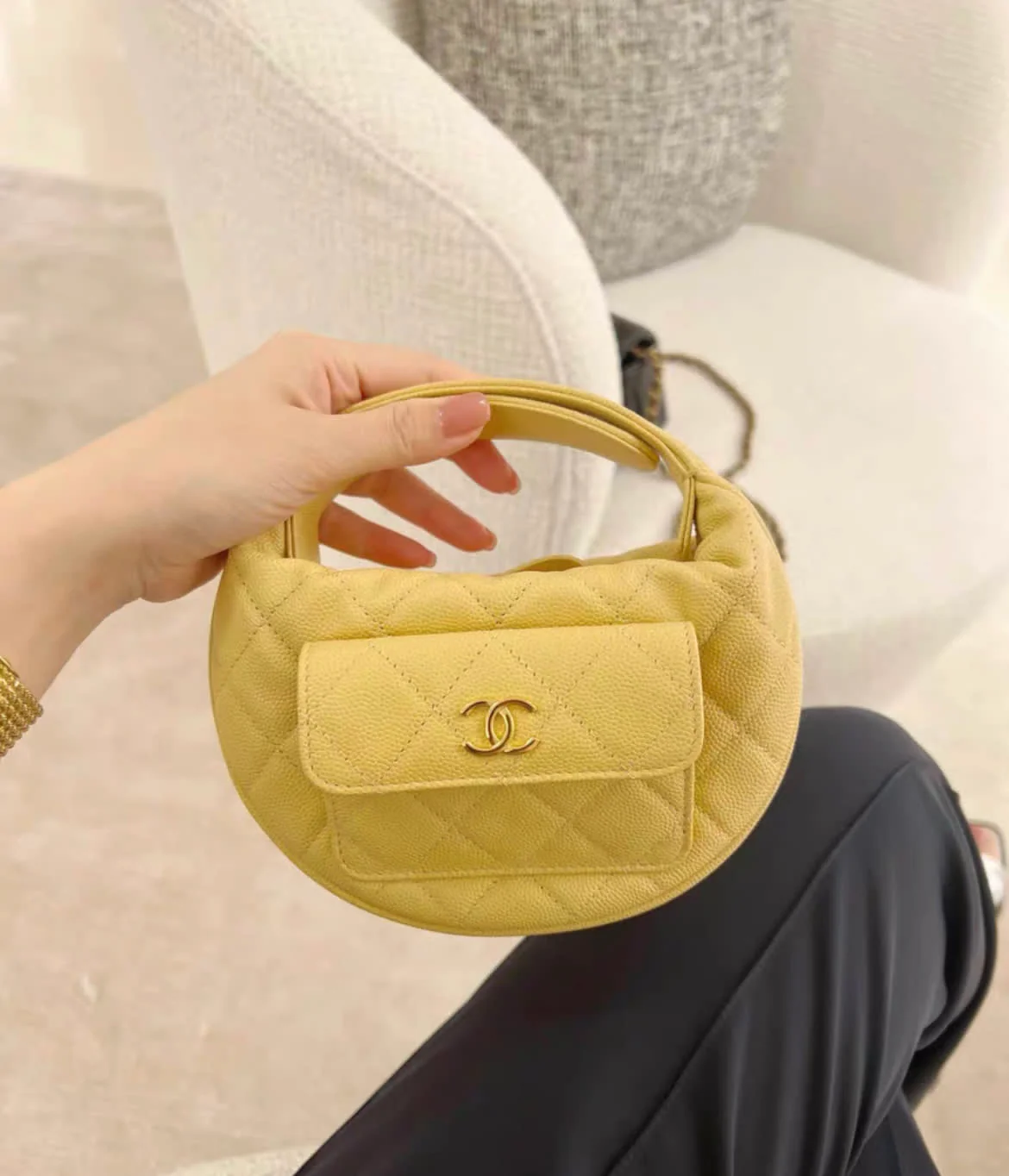 Chanel 23 Yellow Lychee Leather Hula Hoop Clutch - Image 4