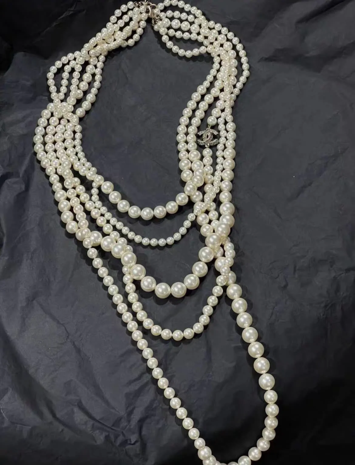 Chanel 17V multi-layer pearl necklace - Image 2