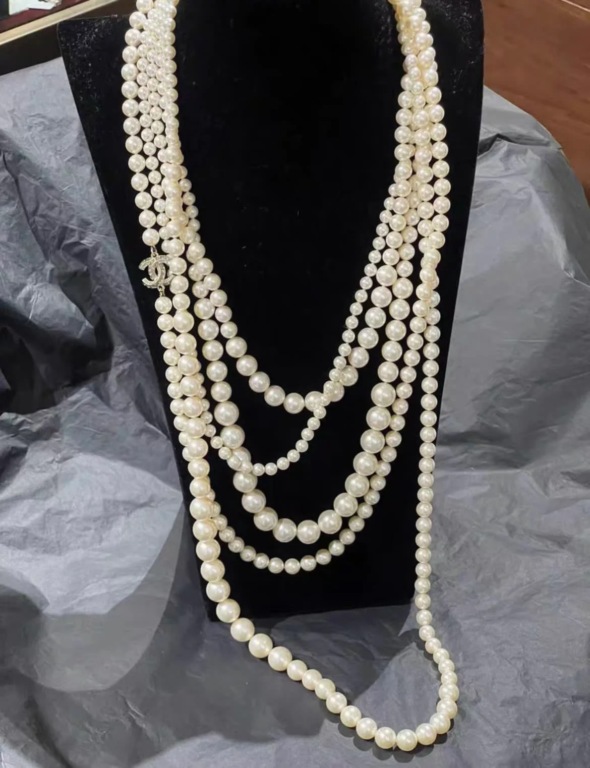 Chanel 17V multi-layer pearl necklace - Image 3