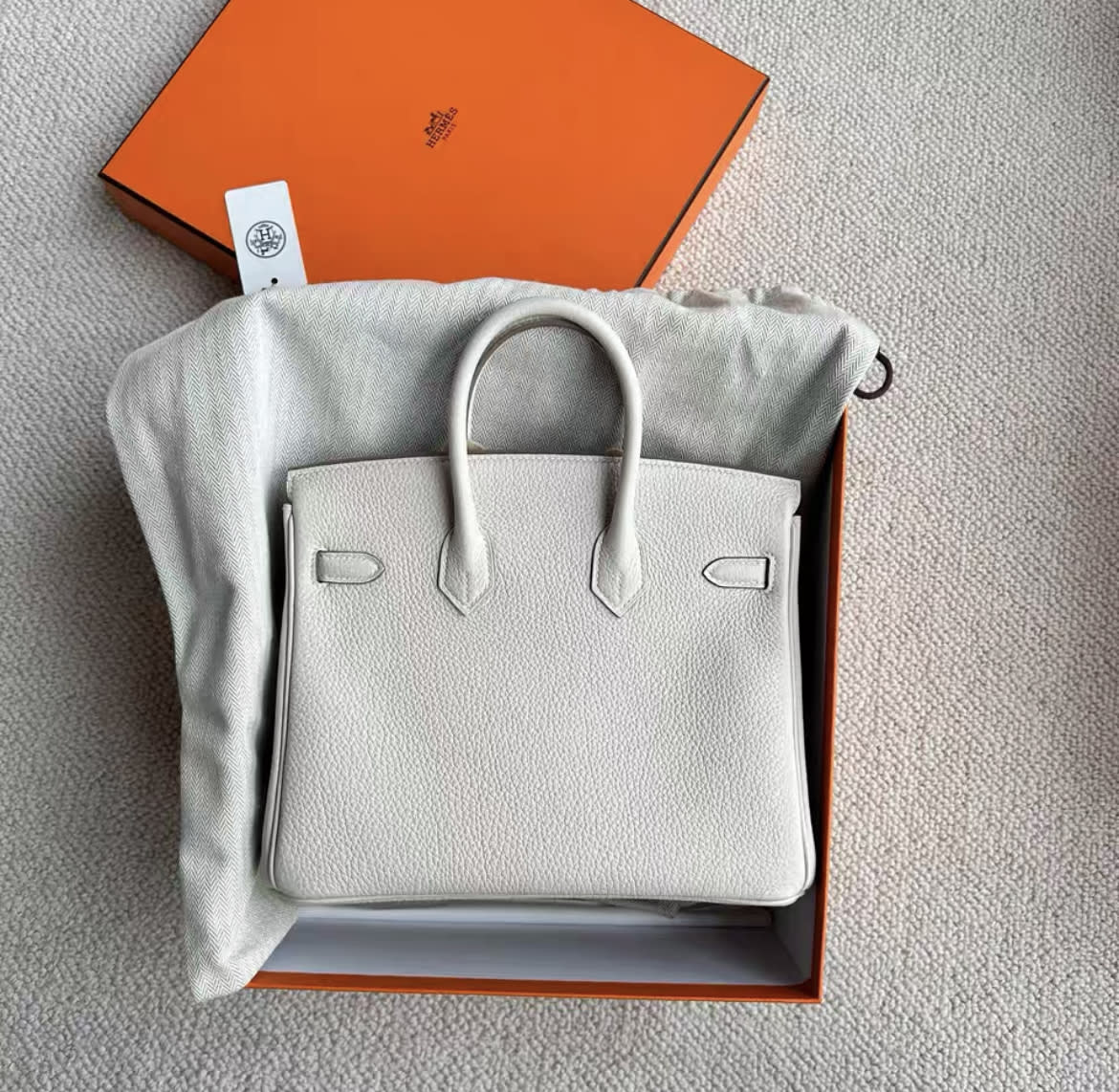 Hermes birkin 25 white gold hardware togo leather B engraved - Image 2