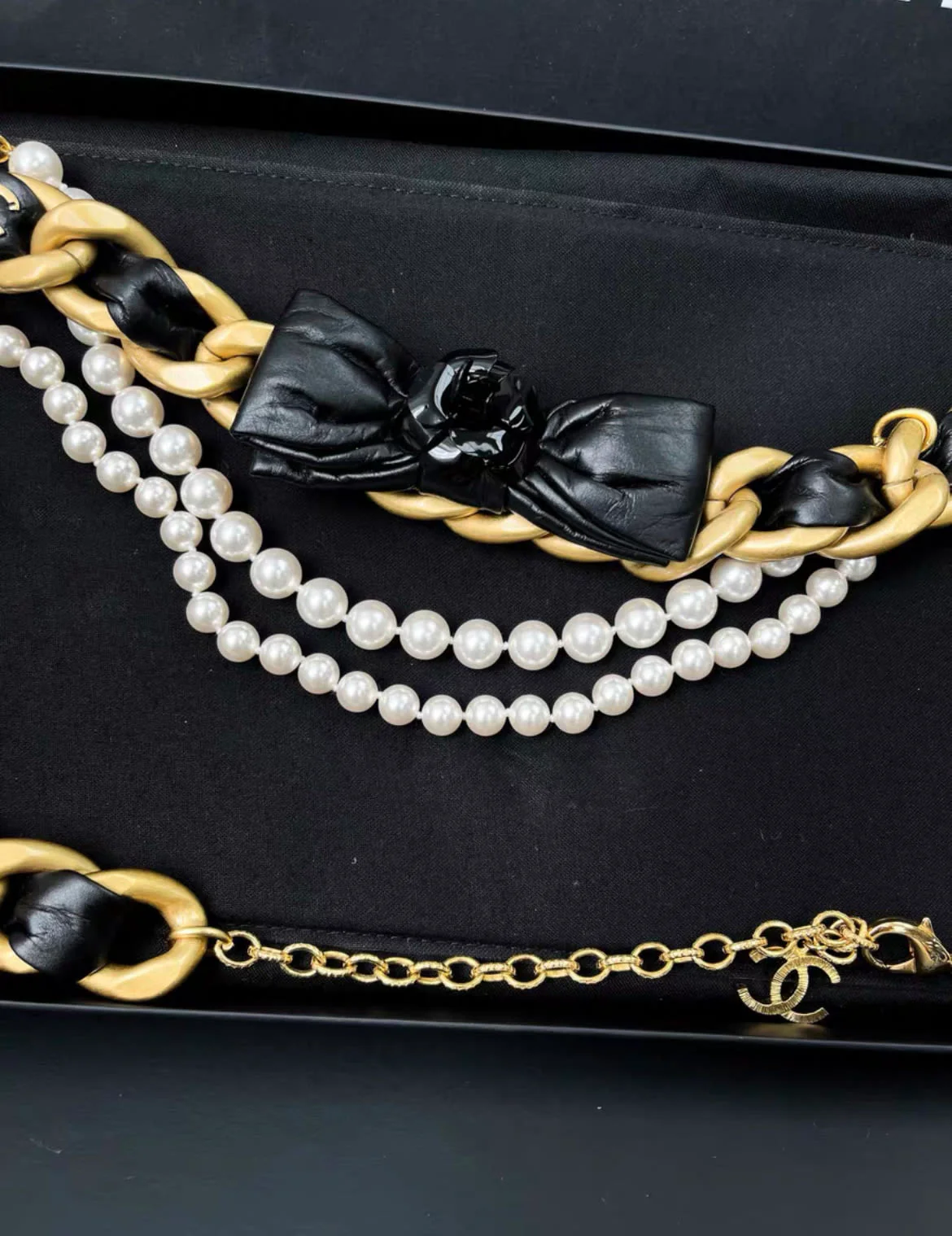 Chanel 20A Gold Leather Chain with Black Bow Pearl Chain Waist Belt - Image 3