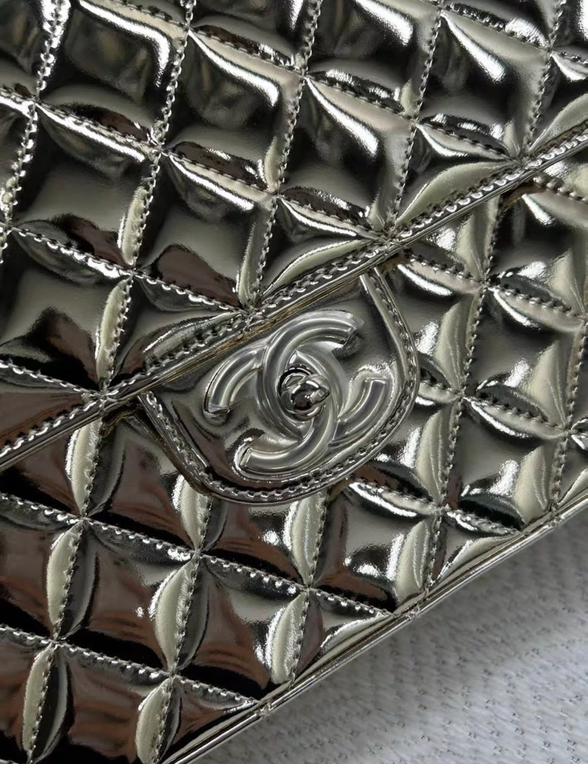 CHANEL 24C BACKPACK WITH STAR PATENT GOLD LGHW (MICROCHIP) - Image 3