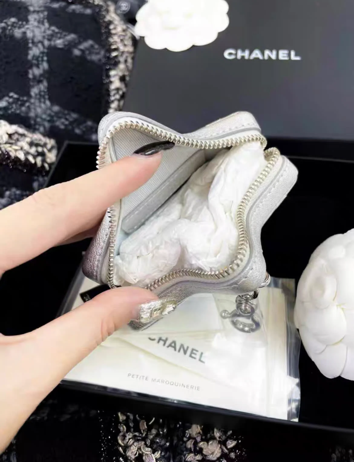24C Chanel Mini Silver metallic lambskin STAR CC Logo Coin Purse charm - Image 4