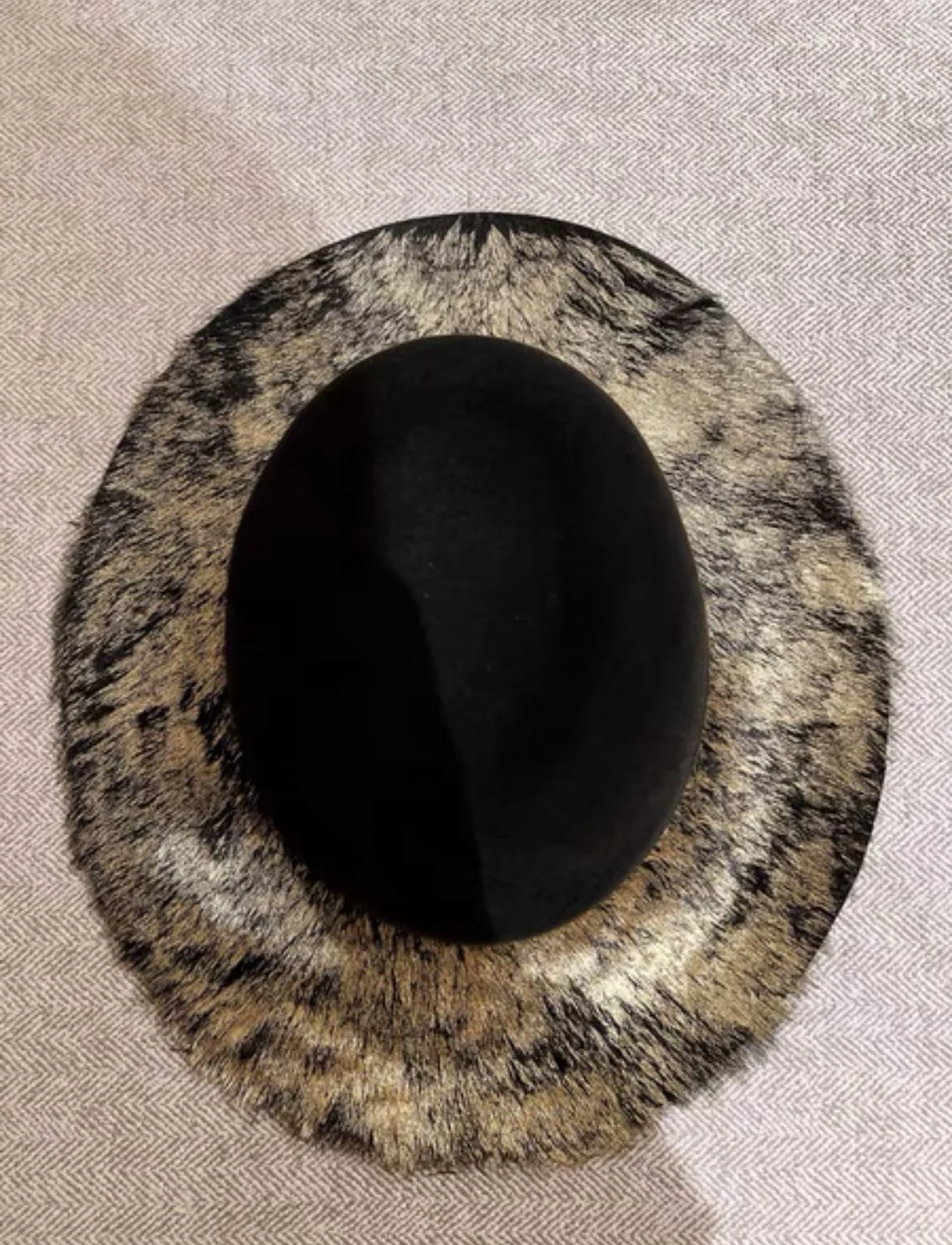Maison Michel MM black gold feather hat - Image 5