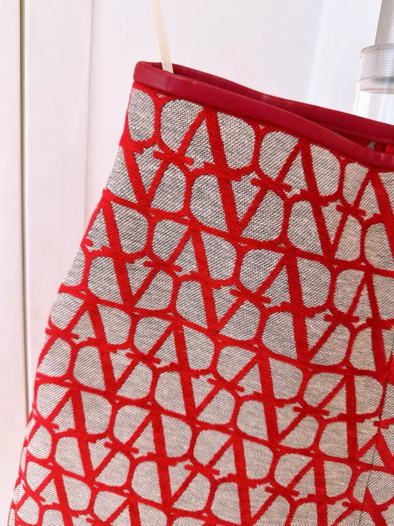 Valentino red V-label high-waisted shorts - Image 2
