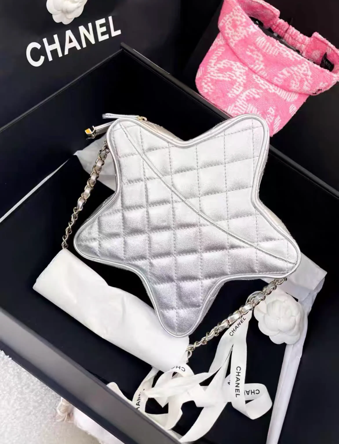 24C Chanel Silver Metallic Lambskin STAR Logo Runway Bag NWT - Image 5