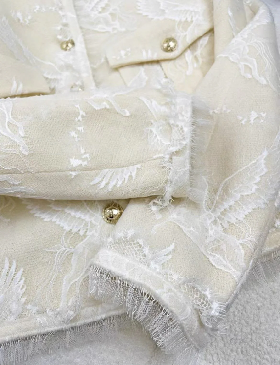 Chanel 20 White Lace Jacket - Image 4