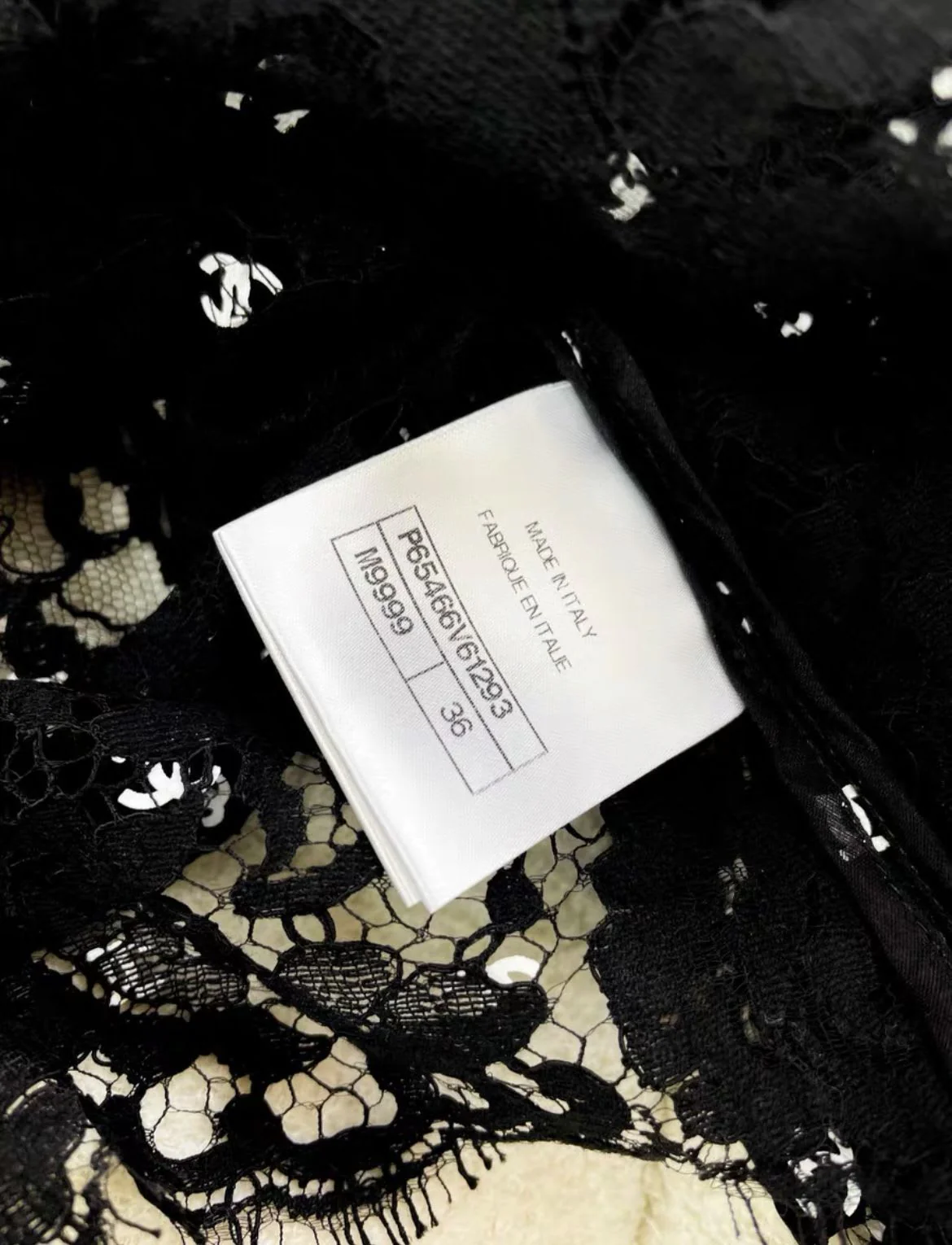 Chanel 20A cc print black lace top - Image 3
