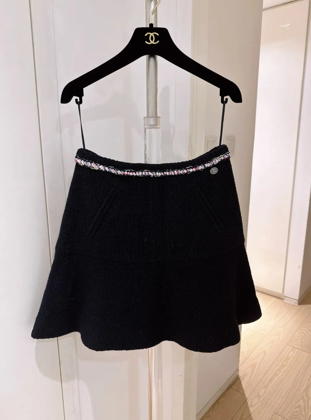 Chanel 21 spring and summer dark blue skirt