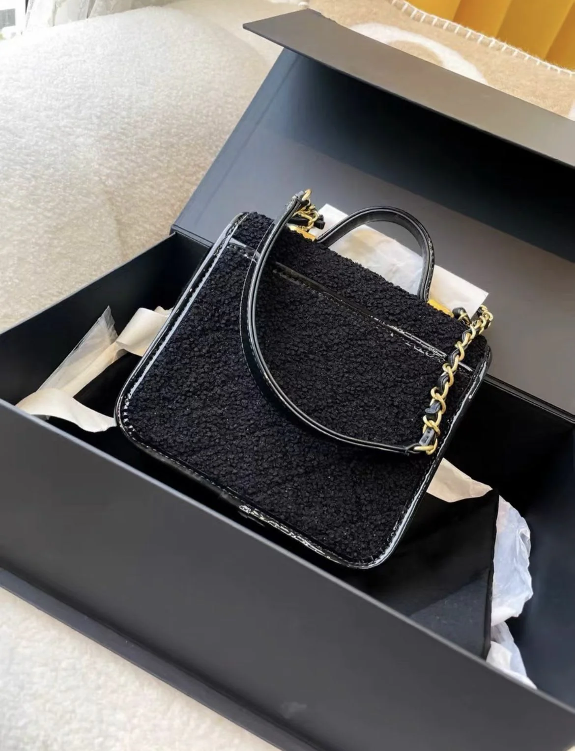 Chanel 22AW black tweed patent leather chain bag - Image 2