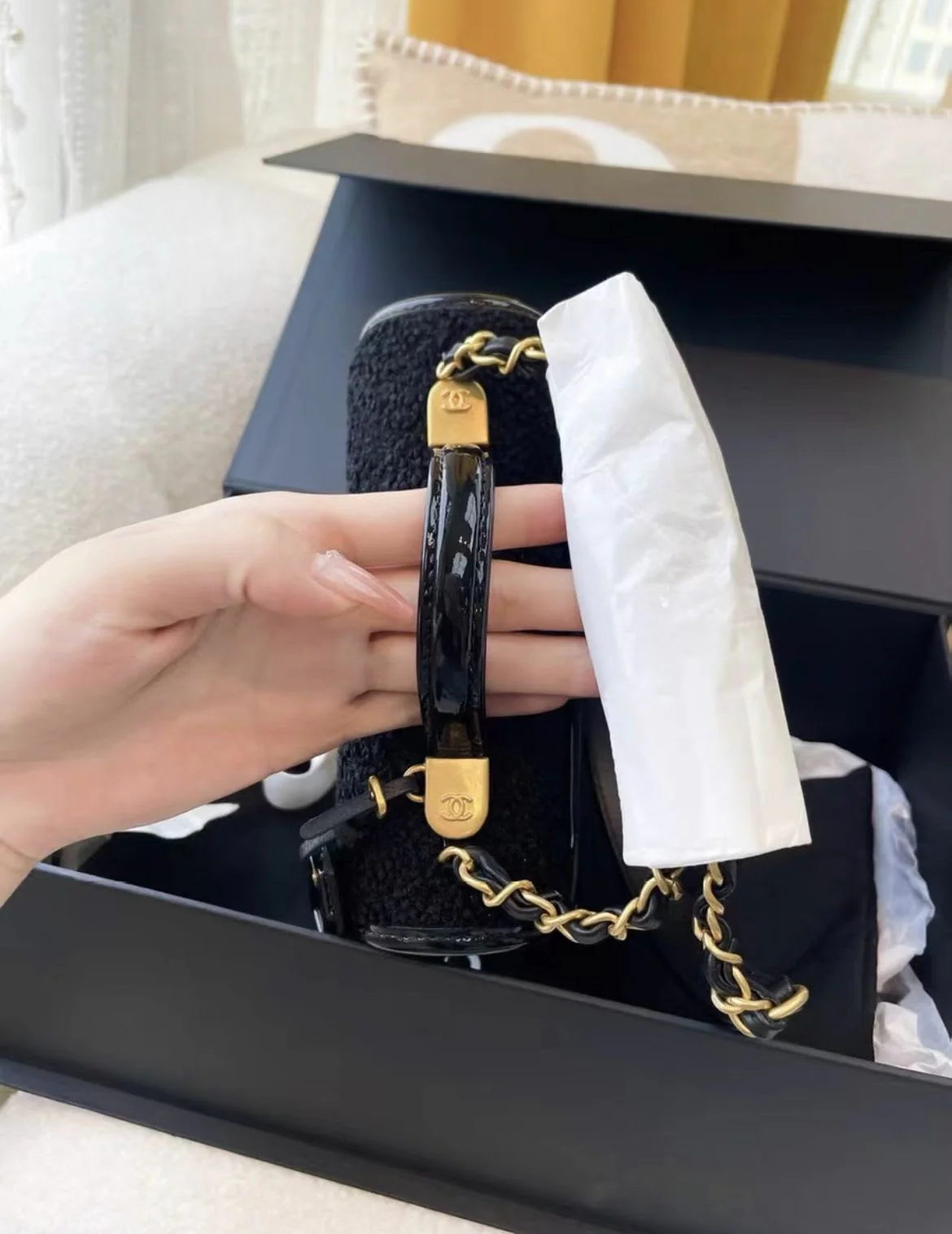 Chanel 22AW black tweed patent leather chain bag - Image 3