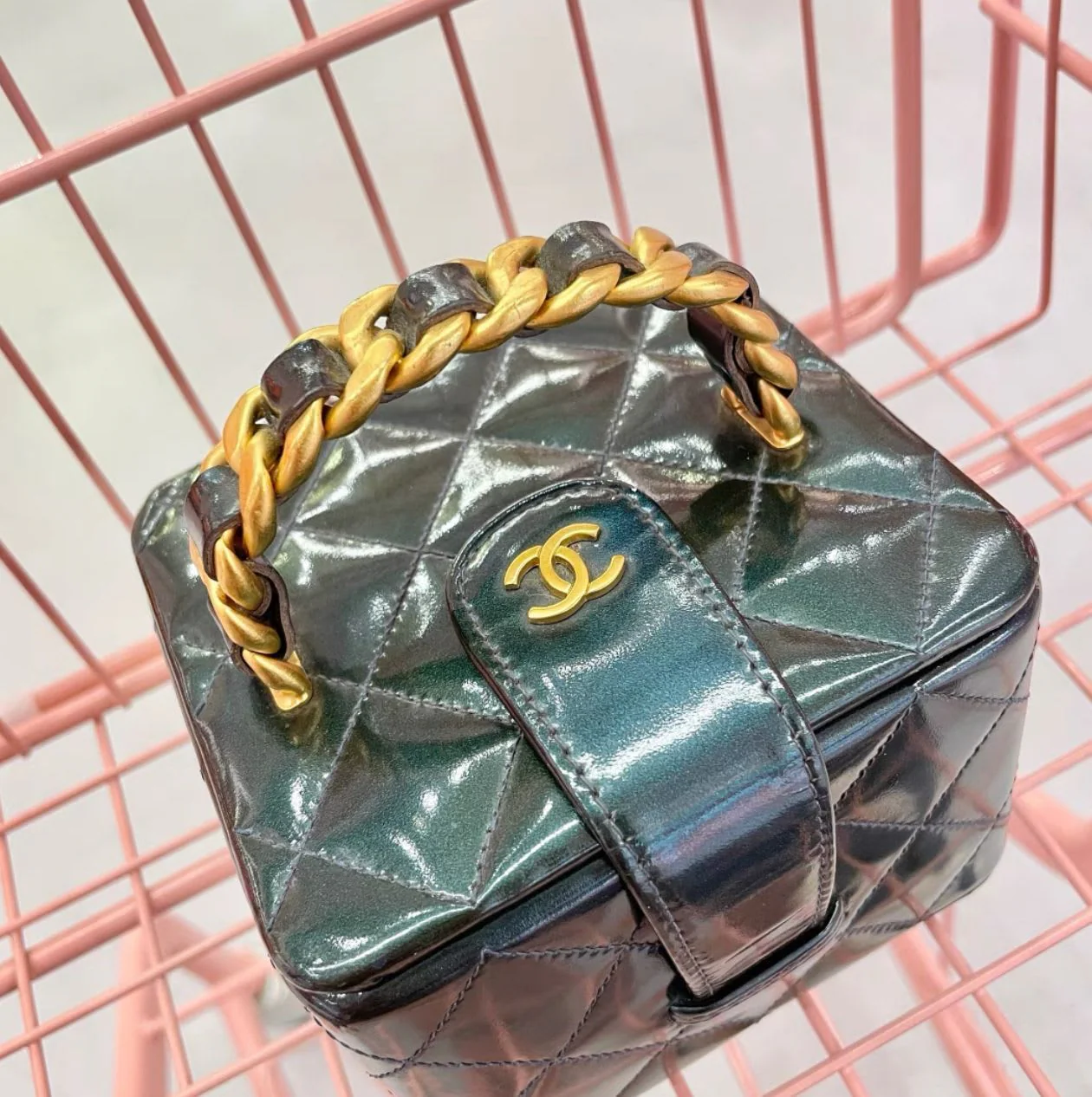 Chanel Vanity Case Micro Mini 90s Vintage Green Rare Patent Clutch - Image 2