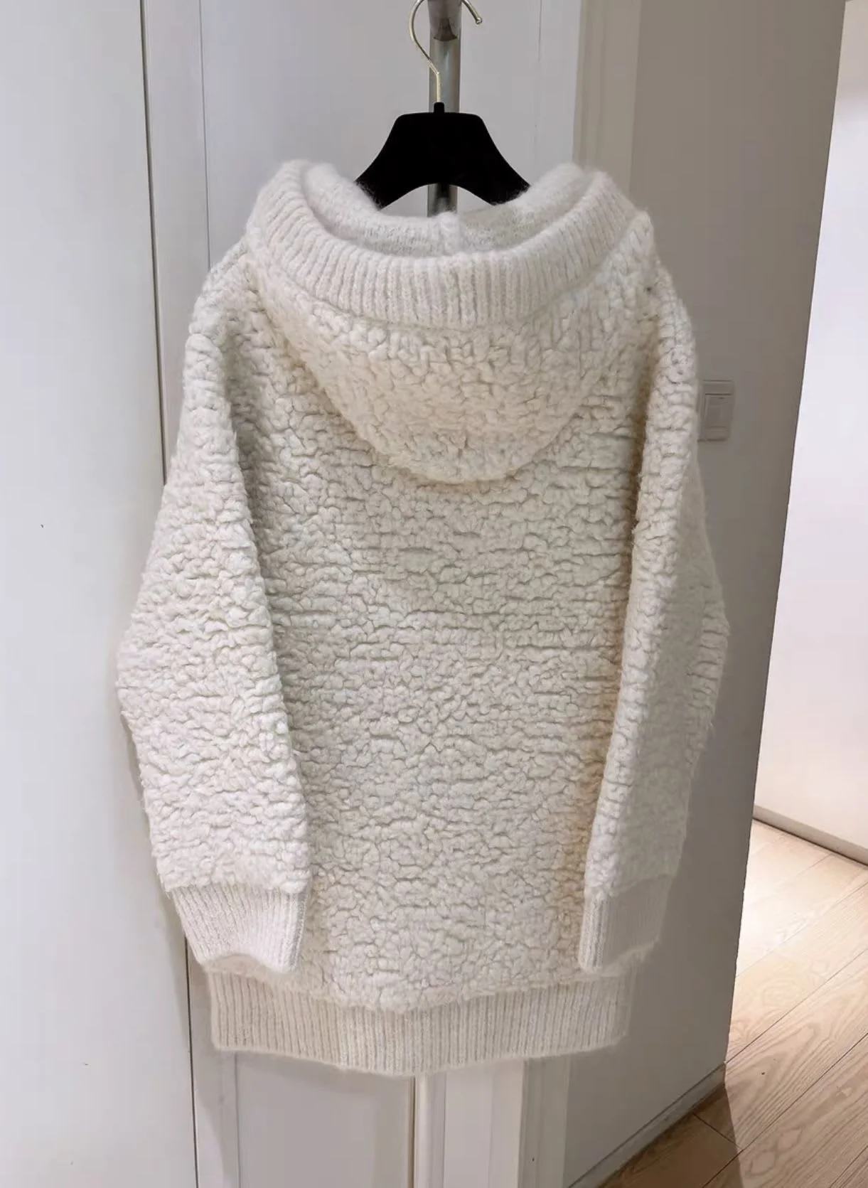 Celine 20 autumn and winter cream teddy sweater - Image 4