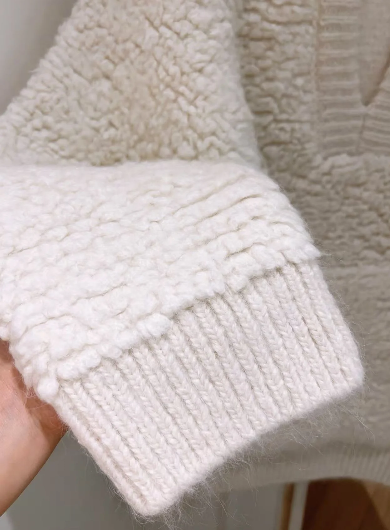 Celine 20 autumn and winter cream teddy sweater - Image 5