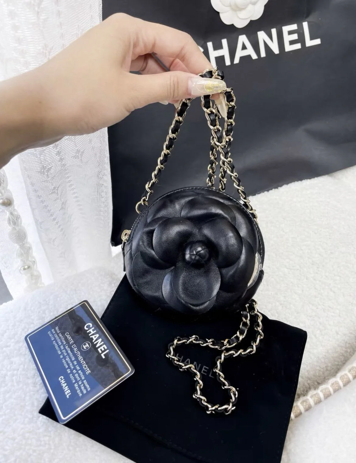 Chanel black camellia round chain bag - Image 2