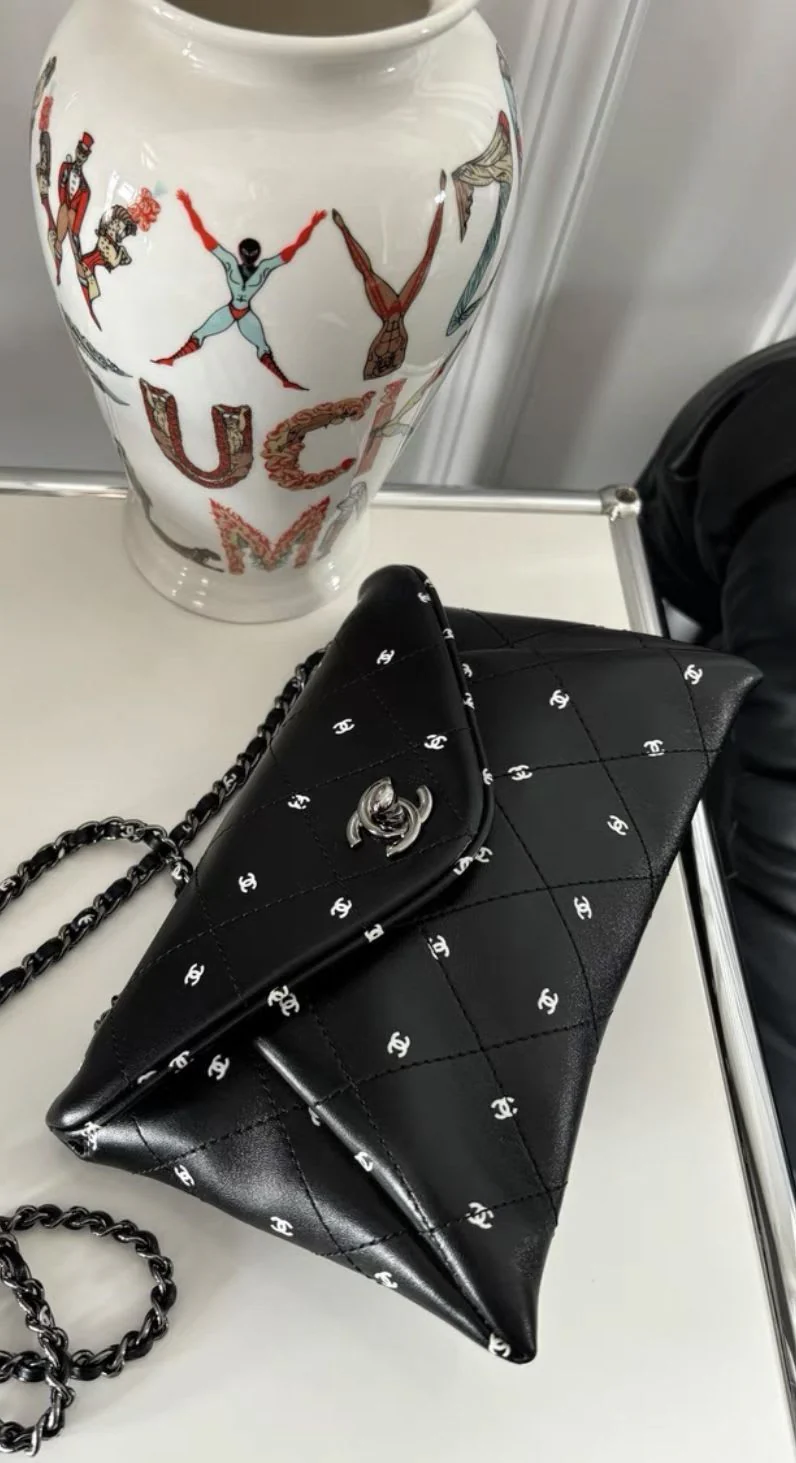 Chanel22 black logo envelope bag - Image 3