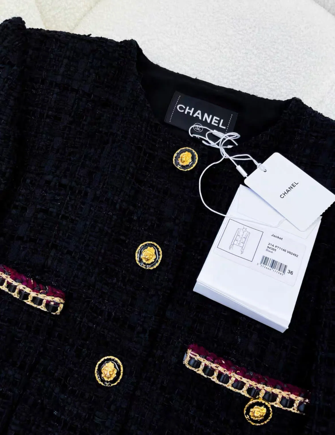 Chanel 21A Black Four Pocket jacket very high end size 36 - Image 4