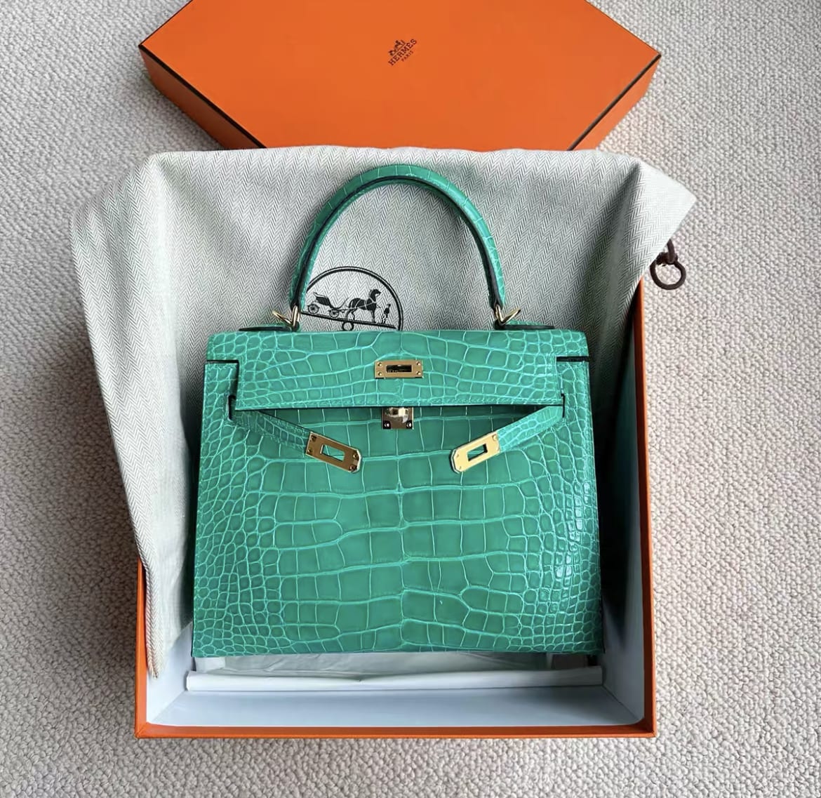 Hermes Kelly 25 imperial green shiny alligator gold hardware - Image 4