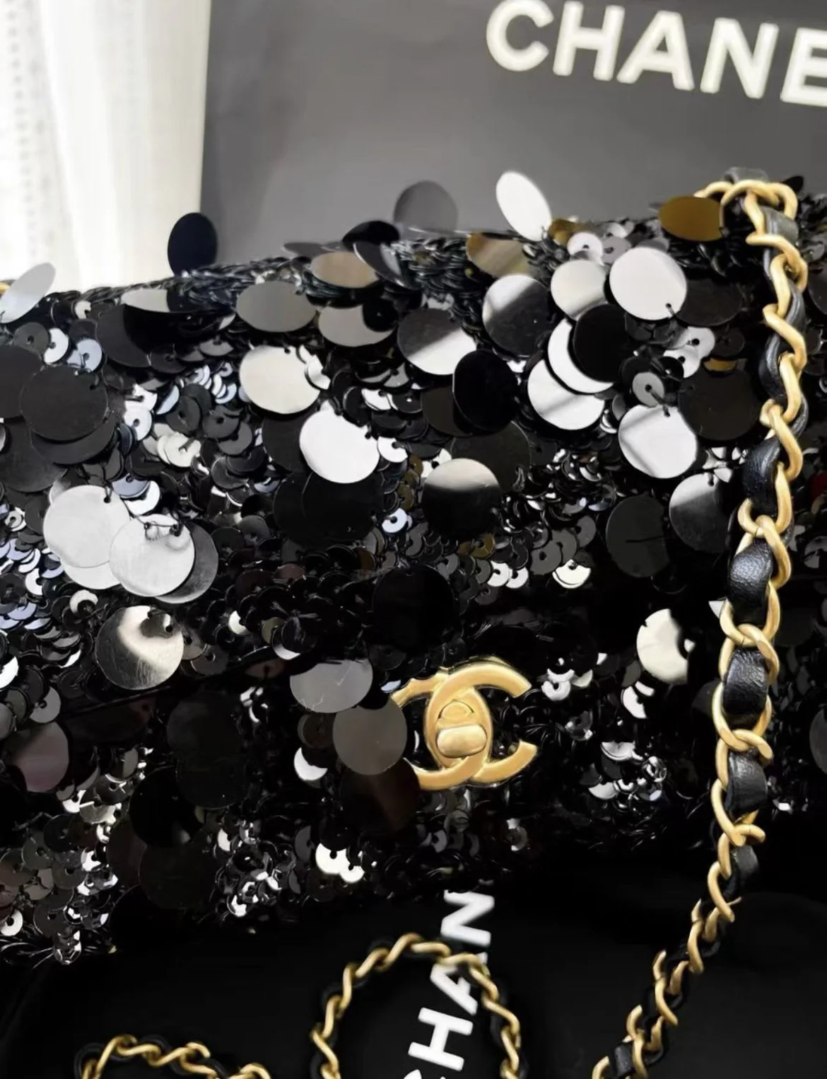 Chanel 22 black sequin cf large mini chain bag - Image 5