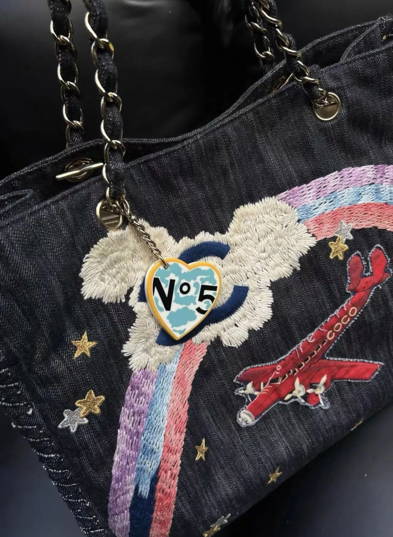 Chanel 2005–2006 Coco plane denim tote bag - Image 4