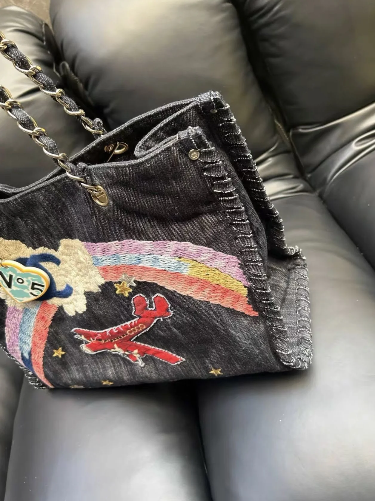 Chanel 2005–2006 Coco plane denim tote bag - Image 5