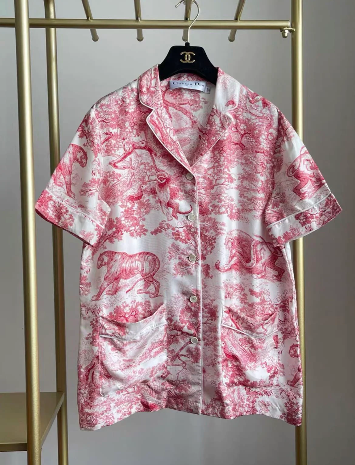 Dioriviera Dior Chez Moi Short-Sleeved pink silk Shirt And short set - Image 3