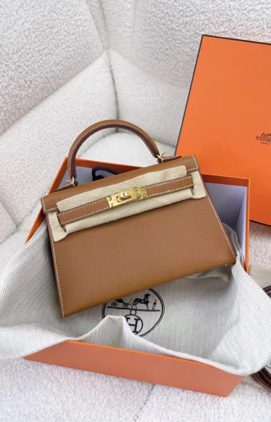Hermes mini Kelly gold on gold hardware - Image 3