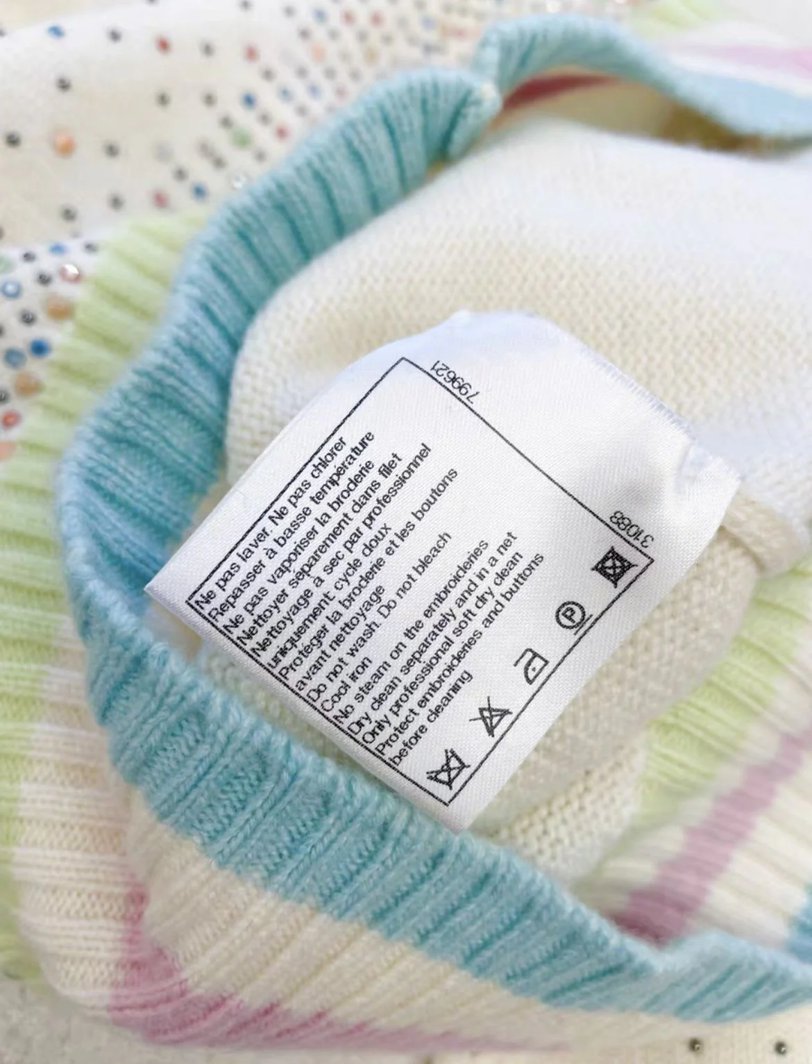 Chanel off-white colorful cashmere cardigan - Image 2
