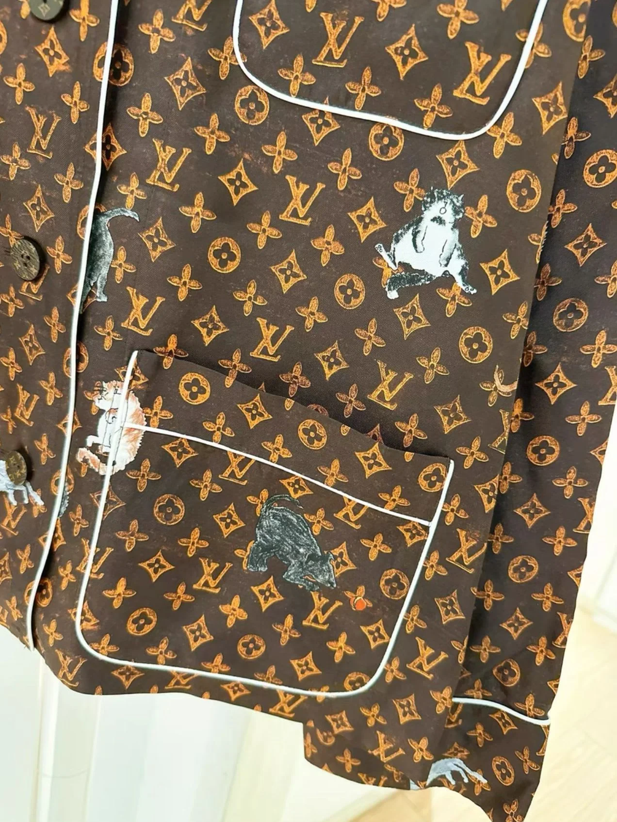 Louis Vuitton limited edition graffiti pajama shirt - Image 5
