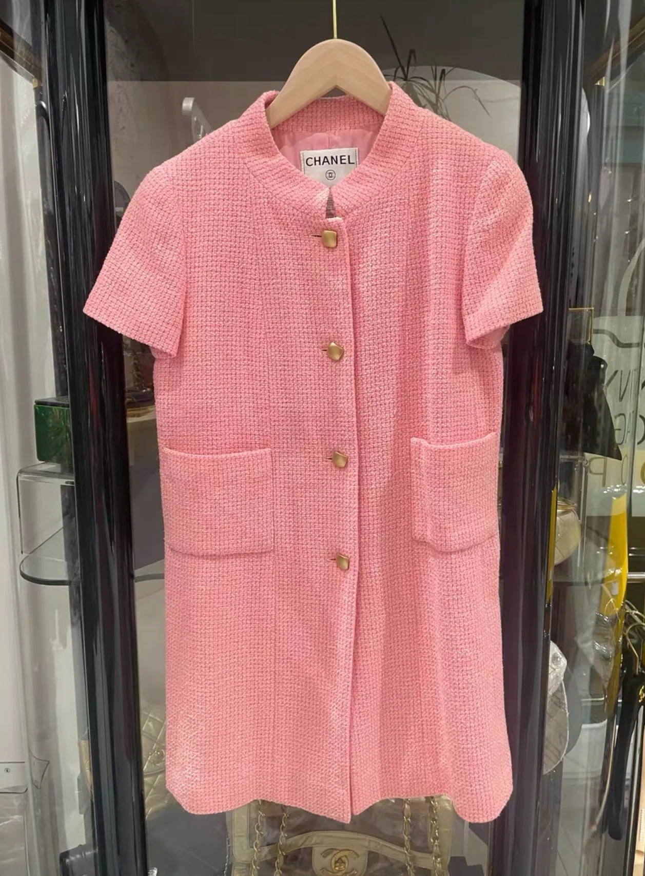 Chanel pink suit jacket ➕ pleated skirt - Image 3