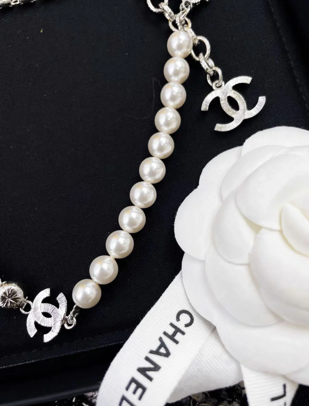 Chanel 23S silver pearl rhinestone choker necklace - Image 2