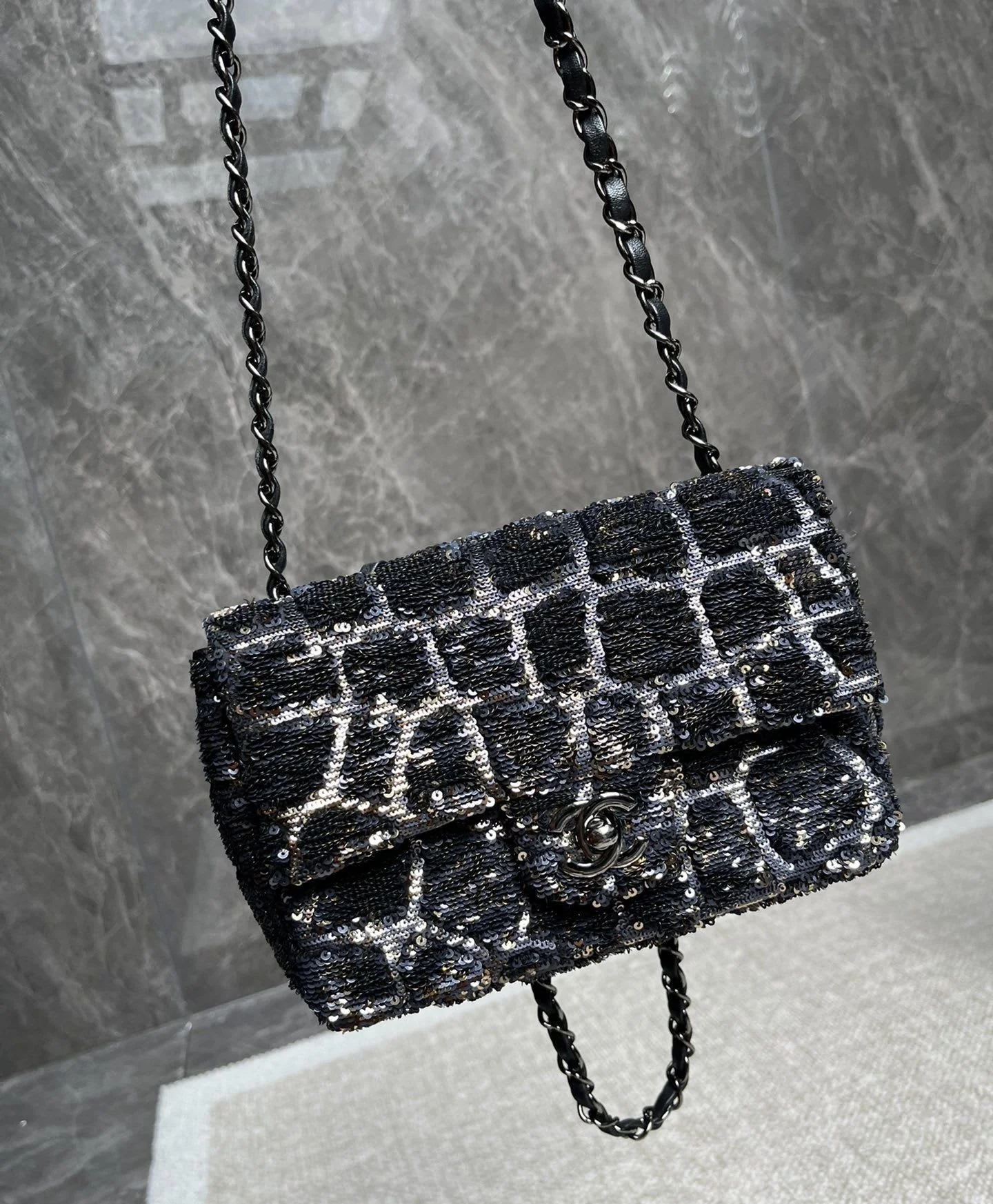 Rare Chanel galaxy - Image 4