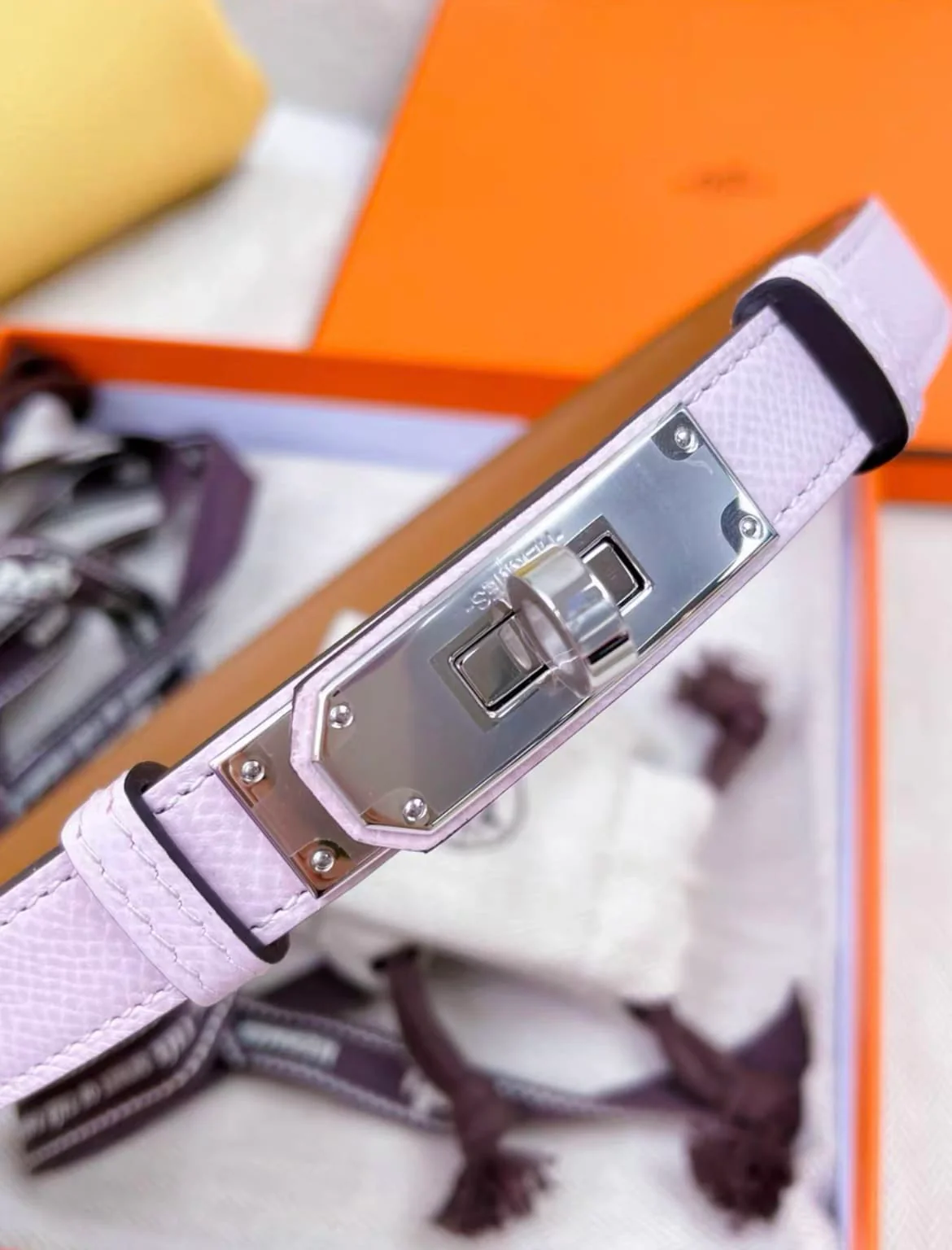 Hermès Kelly 18 Belt Mauve Pale Epsom Palladium Hardware - Image 2