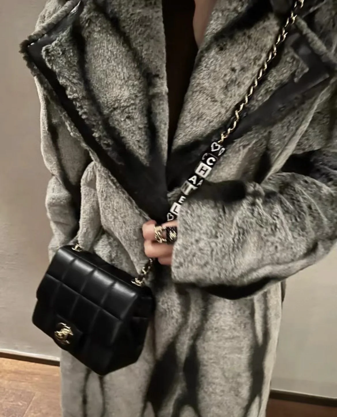 Chanel 23 early spring black letter dice chain bag - Image 5