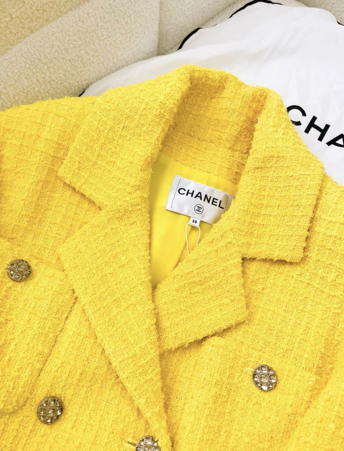 Chanel 22S yellow short jacket - Image 4