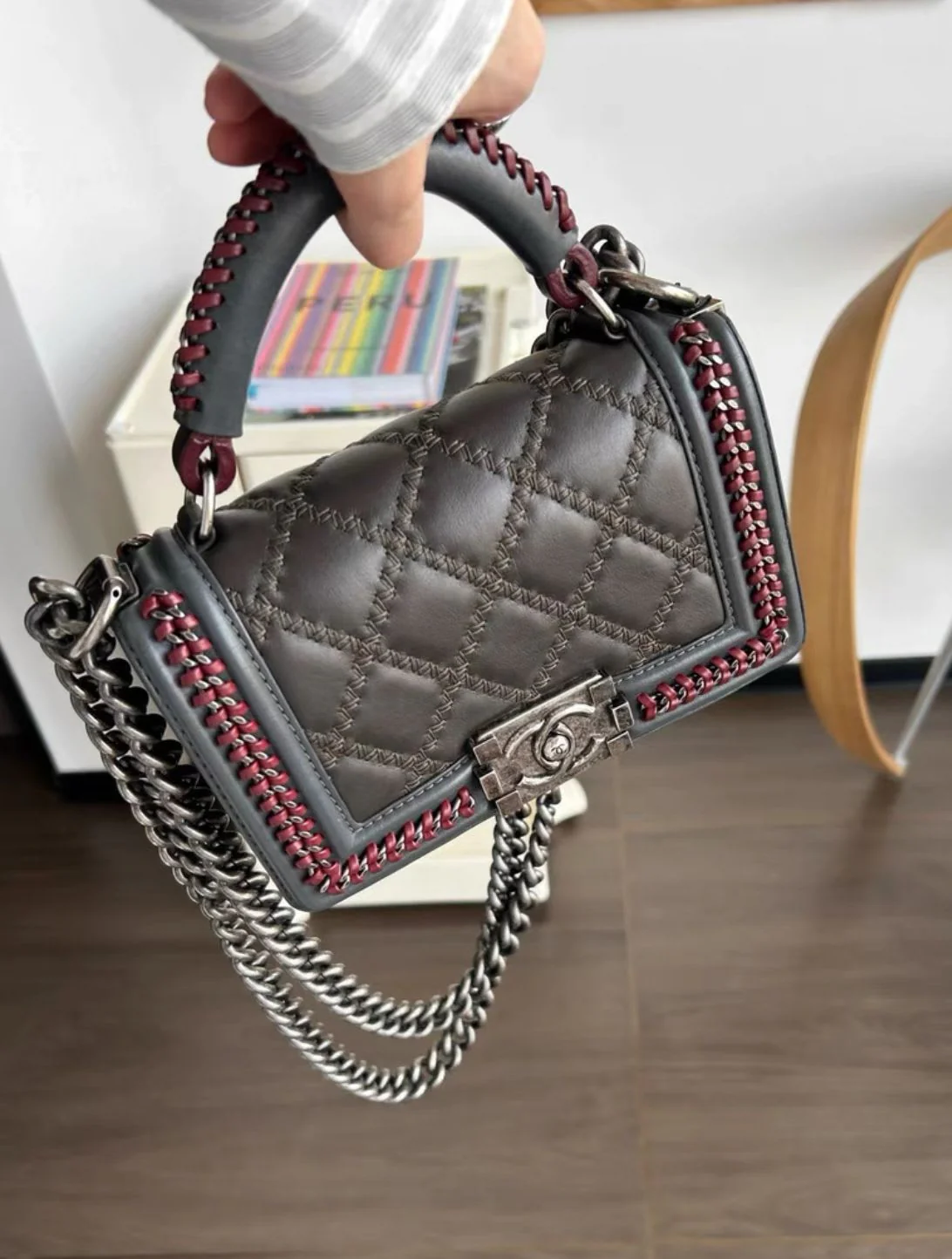 CHANEL 2019 small Boy Chanel shoulder bag - Image 5