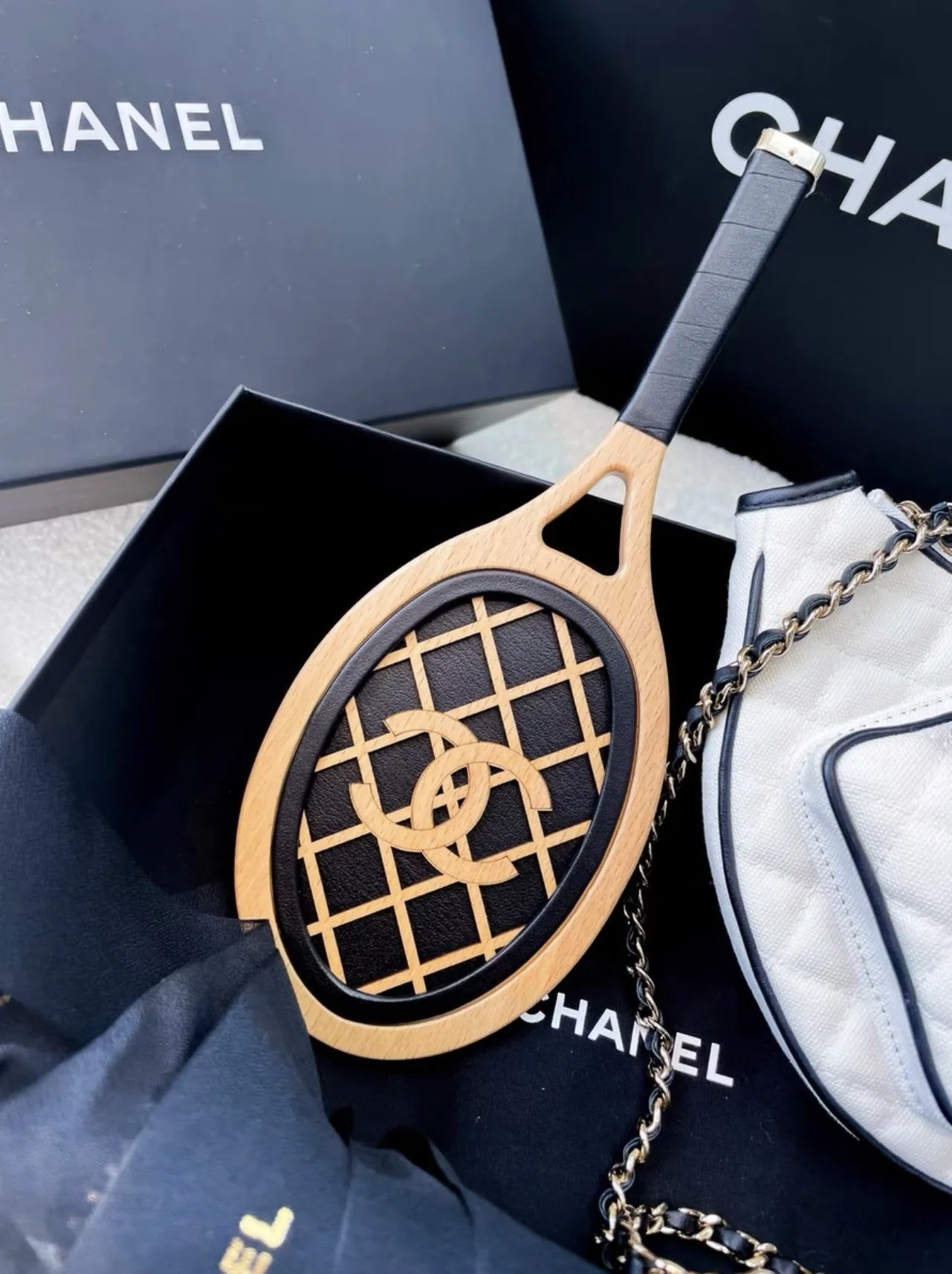 Chanel 23C White Quilted Tennis Racket Mirror *Collector's Piece* - Image 2