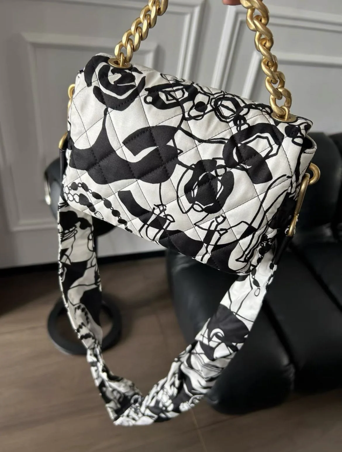 Chanel black and white graffiti bag - Image 2