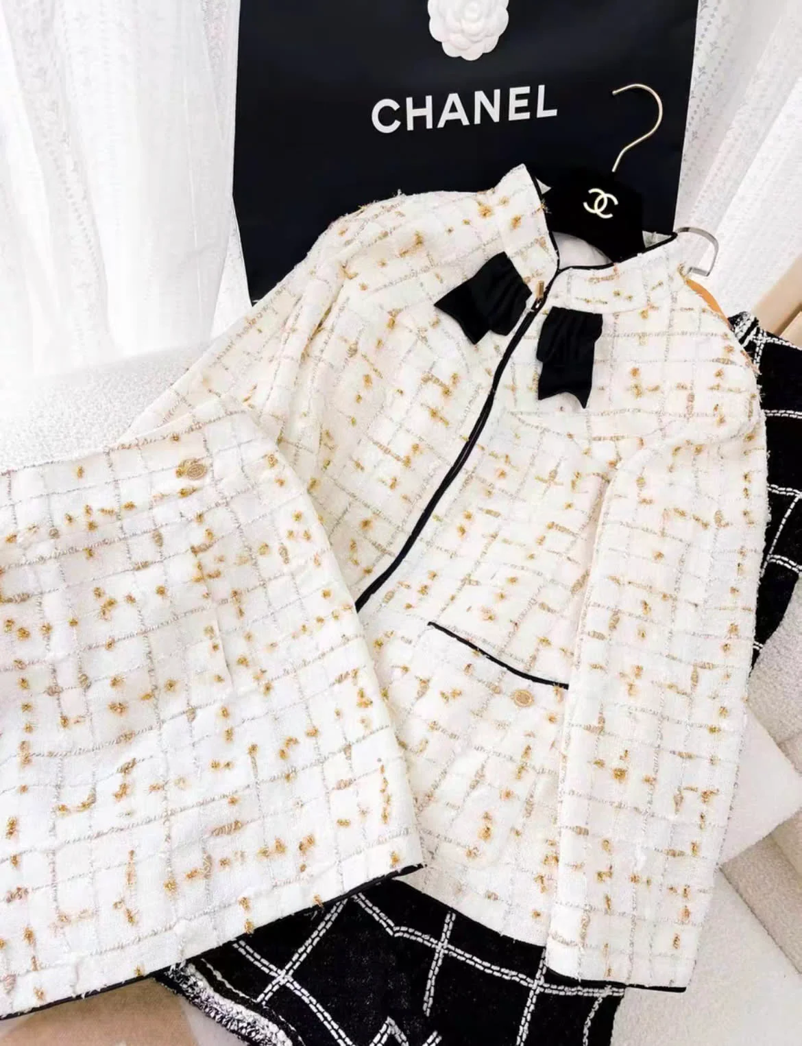 Chanel 19SS jacket and skirt set 36FR - Image 5