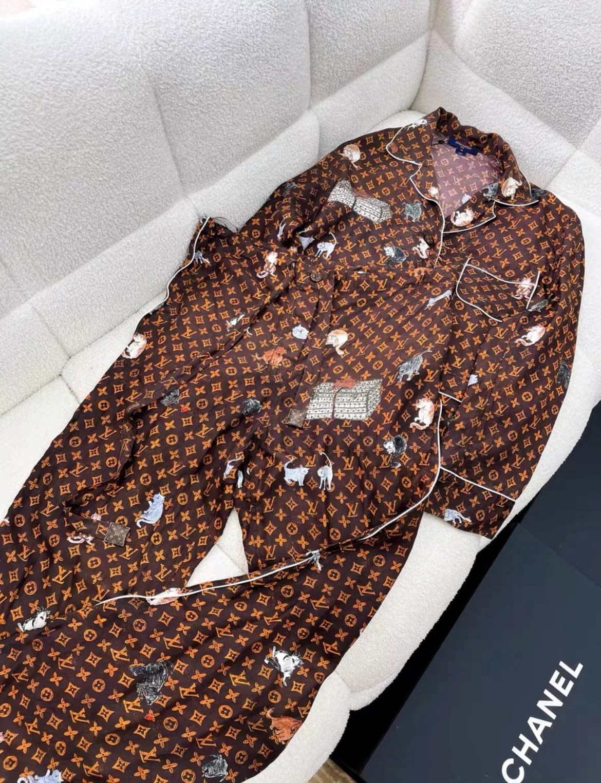 Louis Vuitton silk pyjamas set size 36 - Image 5