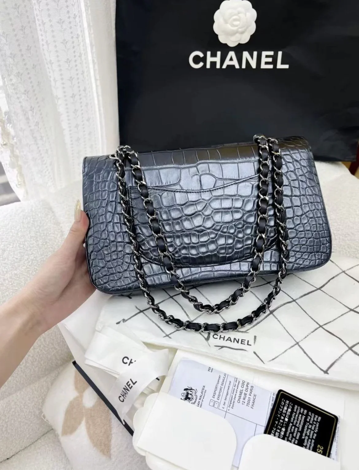 RARE CHANEL CLASSIC FLAP BAG IN ALLIGATOR - Image 2