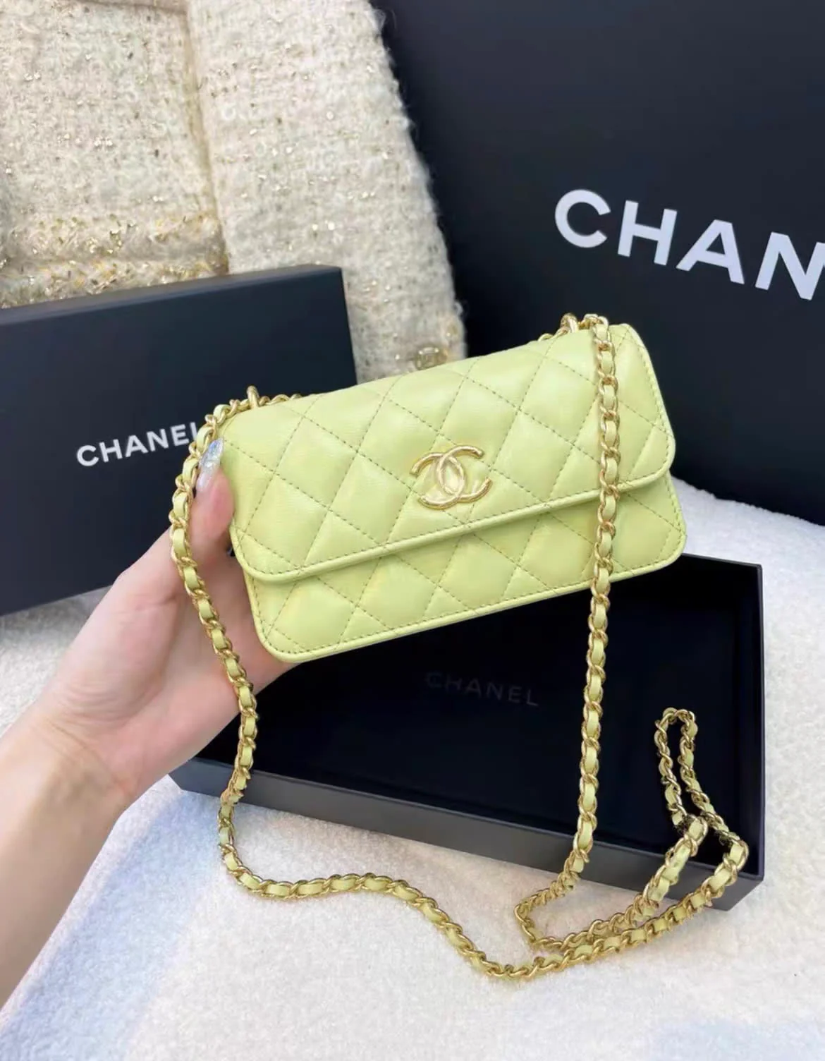 Chanel green shoulder chain bag, brand new with box, - Image 4
