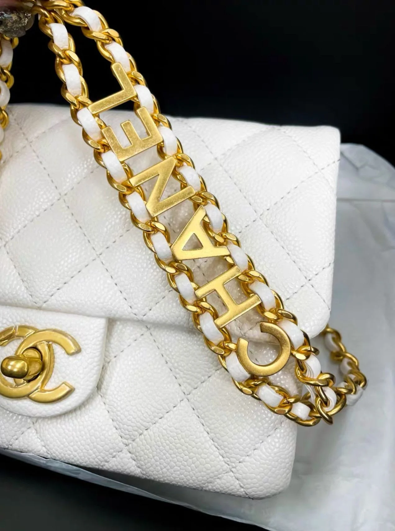 Chanel 22 White Gold Caviar Leather - Image 4