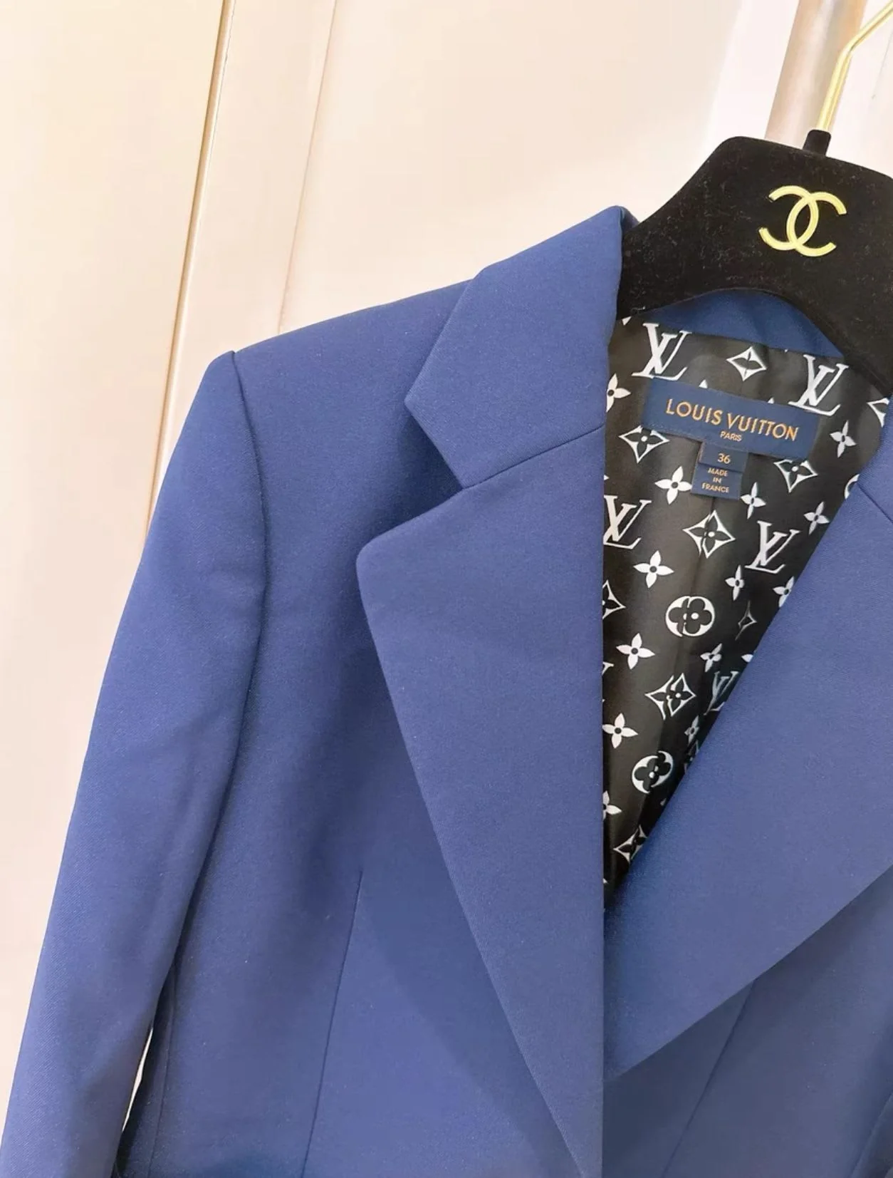 Louis Vuitton Box Embroidered Suit - Image 3